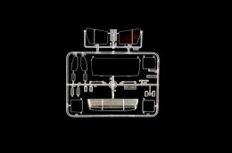 Model plastikowy Mercedes Benz SK 1844 LS V8 1/24